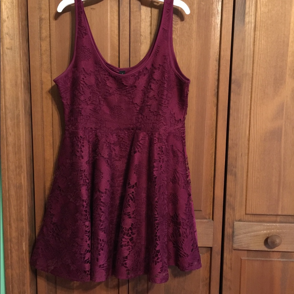 Maroon Lace Short Formal Dress